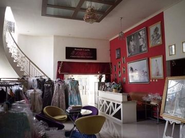 Rumah Super Mewah 3 Lantai Rungkut Asri Semi Furnished