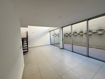 casa en arriendo en gualanday. Cod A218642