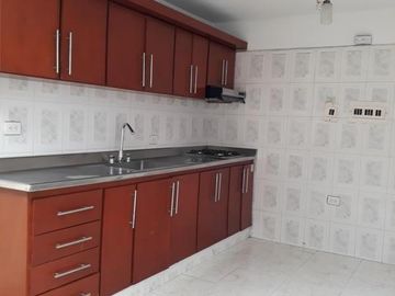 casa en venta en av. libertadores, prados ii. Cod V1388