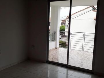 casa en venta en av. libertadores, prados ii. Cod V1388