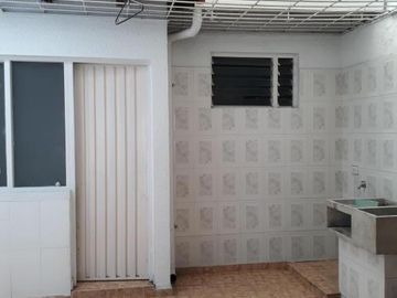 casa en venta en av. libertadores, prados ii. Cod V1388