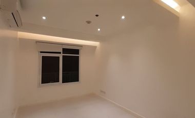Semi Furnished 2BR with Parking in One Serendra