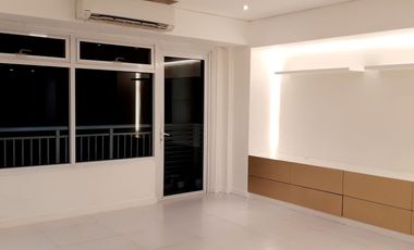 Semi Furnished 2BR with Parking in One Serendra