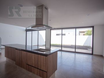 Casa con Roof Garden en Zibatá, Santiago de Querétaro Centro