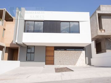 Casa con Roof Garden en Zibatá, Santiago de Querétaro Centro
