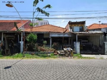 Rumah Mulyosari, Strategis hadap timur