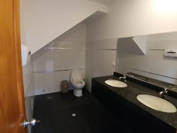 bodega en arriendo en chapinero central. Cod A28245