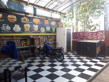 Rumah tengah kota strategis surabaya