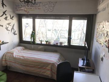 Muy luminoso semipiso 4 amb. con balcon al frente en esquina. Palermo Hollywood