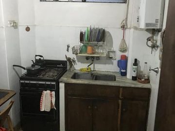 Muy luminoso semipiso 4 amb. con balcon al frente en esquina. Palermo Hollywood