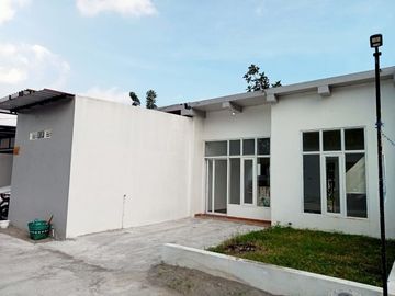 TINGGAL 1 UNIT! Rumah Modern Minimalis di Prambanan FREE Biaya Pajak