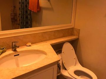 Condominium 1 Bedroom: 1BR Condo For Sale in Manansala Tower Rockwell Makati City
