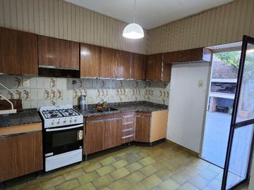 Casa PH en venta en Caseros