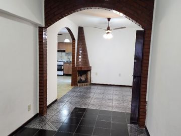 Casa PH en venta en Caseros