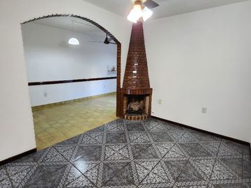 Casa PH en venta en Caseros