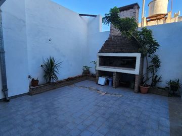 Casa PH en venta en Caseros