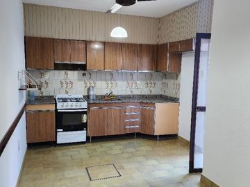 Casa PH en venta en Caseros