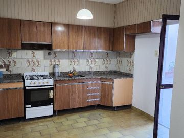 Casa PH en venta en Caseros