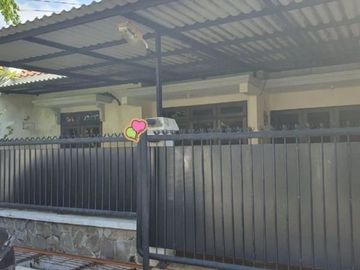 Rumah Wisma Mukti Klampis Hadap selatan