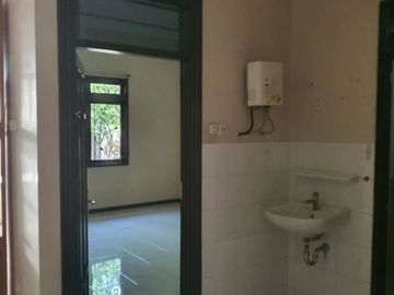 Rumah Wisma Mukti Klampis Hadap selatan