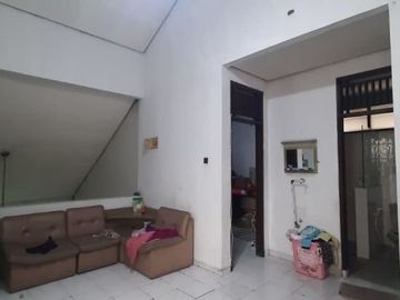 Rumah Hook Lokasi strategis di Cilandak Belakang Citos