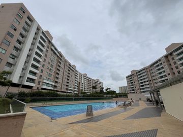 apartamento en arriendo/venta en altos de riomar. Cod V9454