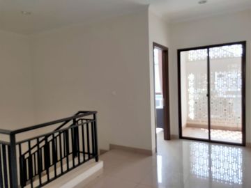 rumah murah bagus cantik cluster Btari Sumarecon Bandung