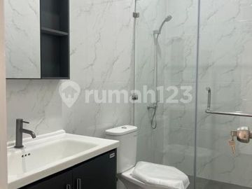 Rumah 2 Lantai SHM Renovasi Baru Delatinos