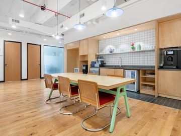Book open plan office space for businesses of all sizes in Signature Revenue Tower