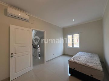 Dijual Rumah 3 Lantai Samara Village Gading Serpong