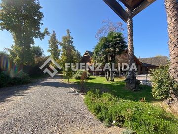 Casa en Parcela se vende 4D 4B Piscina Condomino Talagante