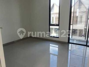 Disewakan Rumah 3 KT di Cluster Hyra, Graha Raya