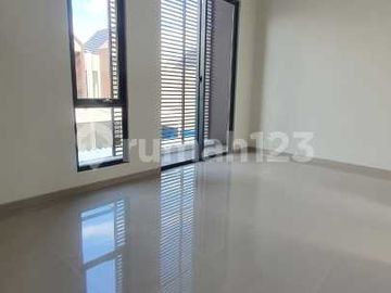 Disewakan Rumah 3 KT di Cluster Hyra, Graha Raya