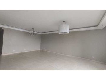 Se vende apartamento en Avenida Balboa, PH Los Delfines
