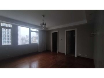 Se vende apartamento en Avenida Balboa, PH Los Delfines