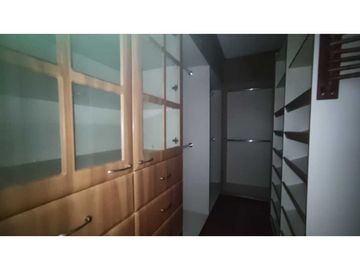 Se vende apartamento en Avenida Balboa, PH Los Delfines