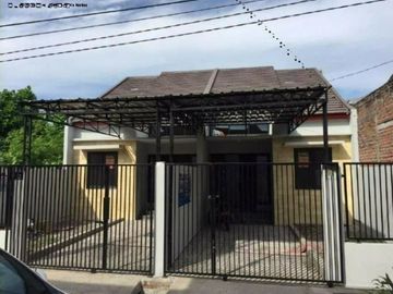 Rumah Tambak Wedi MINIMALIS TROPIS MODERN