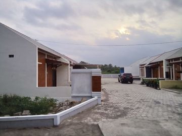 Rumah Siap Huni Gaya Etnik Jawa Murah Hanya 8 Menit ke Candi Prambanan