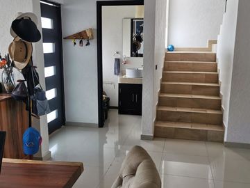 Se Vende Casa en Cumbres del Lago, 3 Recamaras, 3.5 Baños, Estudio, Jardín, LUJO