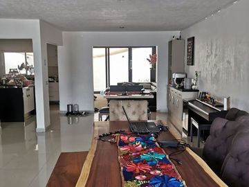 Se Vende Casa en Cumbres del Lago, 3 Recamaras, 3.5 Baños, Estudio, Jardín, LUJO