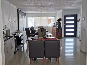 Se Vende Casa en Cumbres del Lago, 3 Recamaras, 3.5 Baños, Estudio, Jardín, LUJO