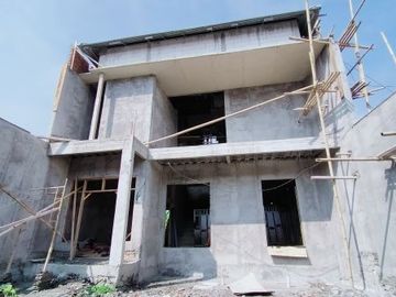 Rumah Dalam Perum One Gate System di Area Ngalangan