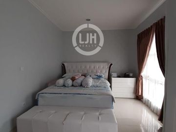 RUMAH FULL RENOVASI DI CLUSTER EROPA SEDAYU CITY KELAPA GADING