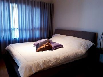 Condominium for Sale 2 Bedrooms: 2BR Flat Condo for Sale in Edades Tower and Garden Villas Rockwell Makati