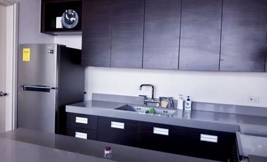 Condominium for Sale 2 Bedrooms: 2BR Flat Condo for Sale in Edades Tower and Garden Villas Rockwell Makati
