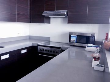 Condominium for Sale 2 Bedrooms: 2BR Flat Condo for Sale in Edades Tower and Garden Villas Rockwell Makati