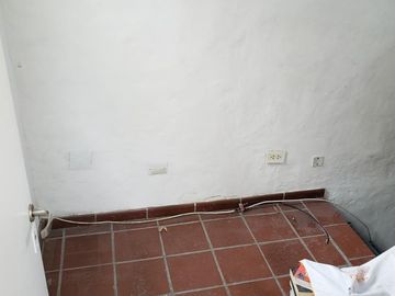 Tipo Casa 4 Amb. - Lateral - Sin expensas - Reciclado a Nuevo