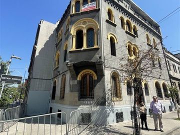 Casa en Venta en Huerfanos 2871