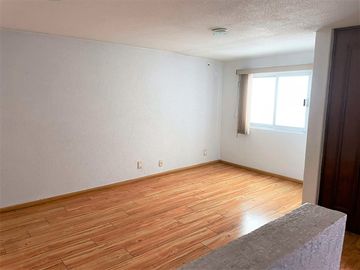 Amplia y Céntrica casa con buenos acabados ideal para casa y/o oficinas