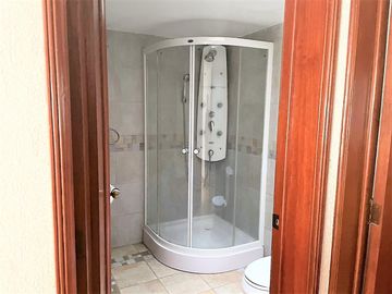 Amplia y Céntrica casa con buenos acabados ideal para casa y/o oficinas